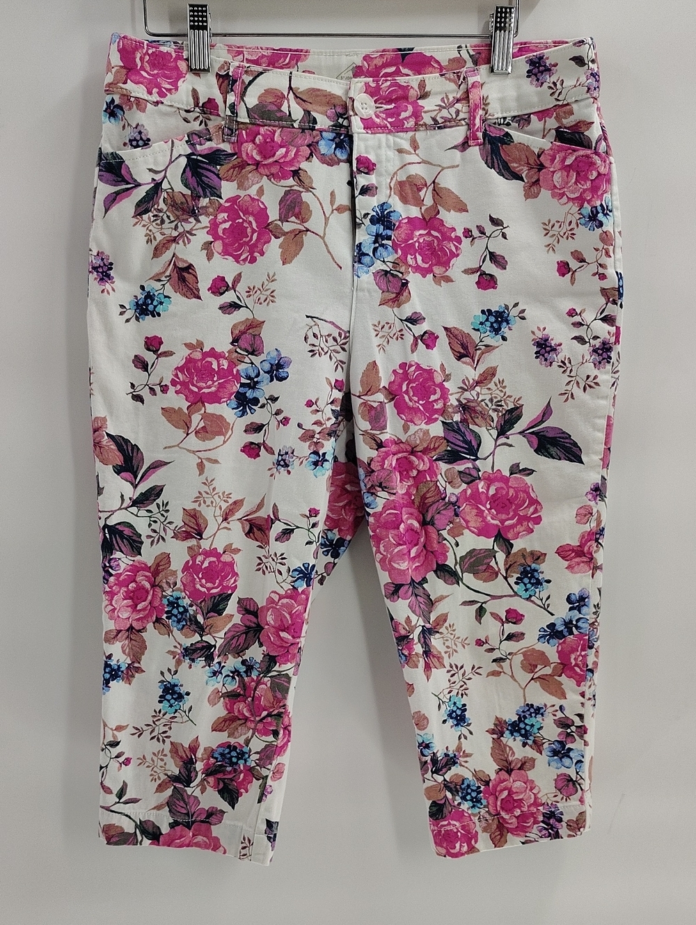 St. John's Bay Capri Pants Size 10 Floral Print Stretch Mid Rise